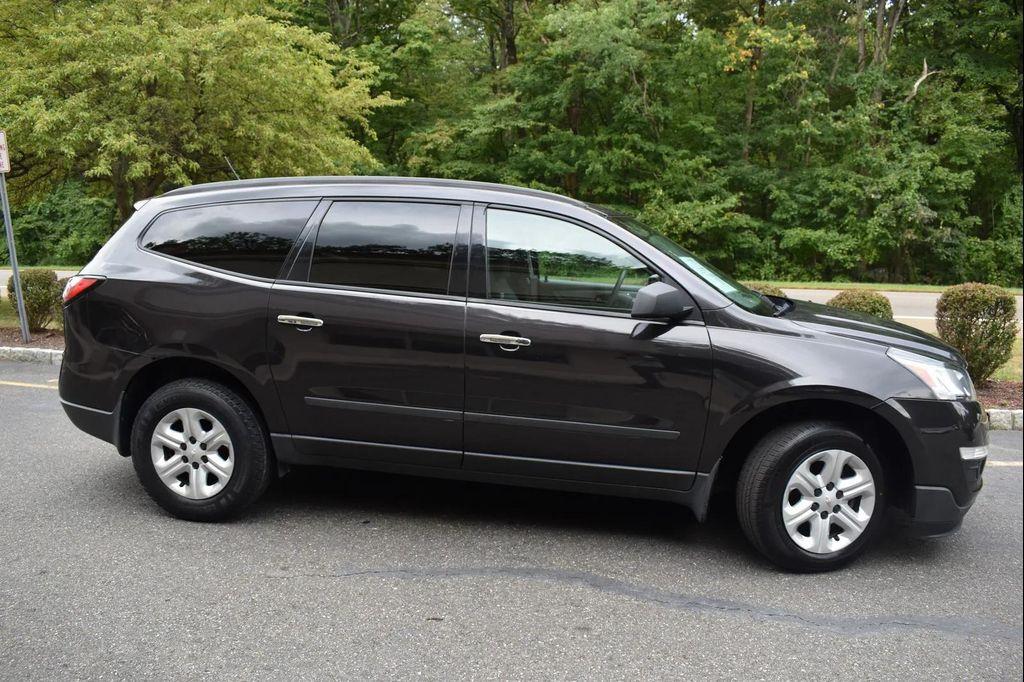 used 2015 Chevrolet Traverse car, priced at $10,499