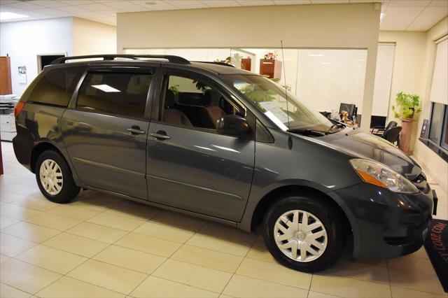 used 2007 Toyota Sienna car, priced at $7,499