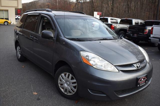 used 2007 Toyota Sienna car, priced at $7,699