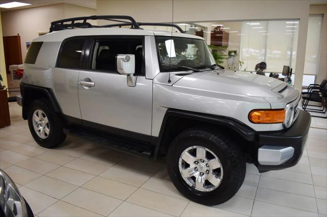 used 2007 Toyota FJ Cruiser car, priced at $16,899