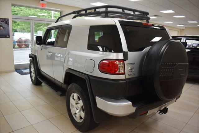 used 2007 Toyota FJ Cruiser car, priced at $16,899