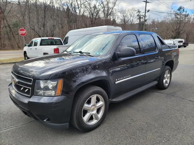 used 2009 Chevrolet Avalanche car, priced at $11,899