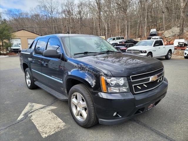 used 2009 Chevrolet Avalanche car, priced at $11,899