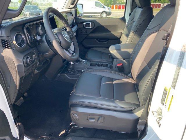 new 2025 Jeep Gladiator car, priced at $45,287
