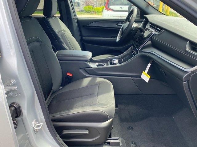 new 2025 Jeep Grand Cherokee car, priced at $41,038
