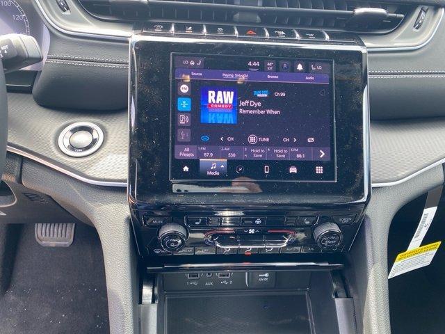 new 2025 Jeep Grand Cherokee car, priced at $40,720