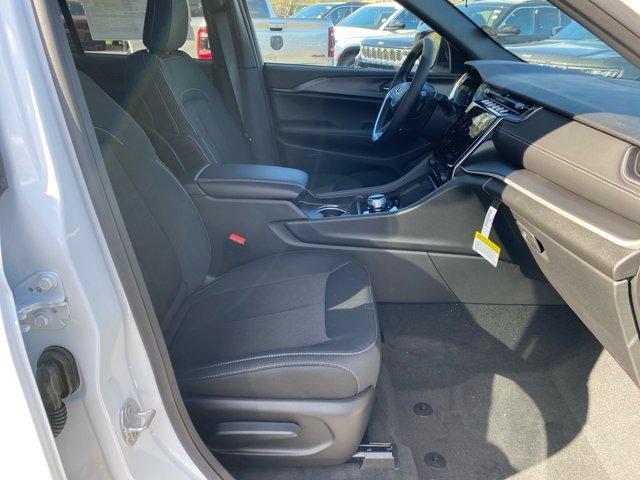 new 2025 Jeep Grand Cherokee car, priced at $39,280