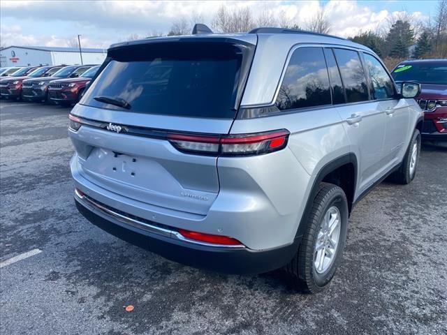 new 2025 Jeep Grand Cherokee car, priced at $39,925