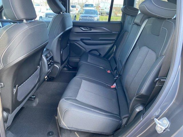 new 2025 Jeep Grand Cherokee car, priced at $41,238