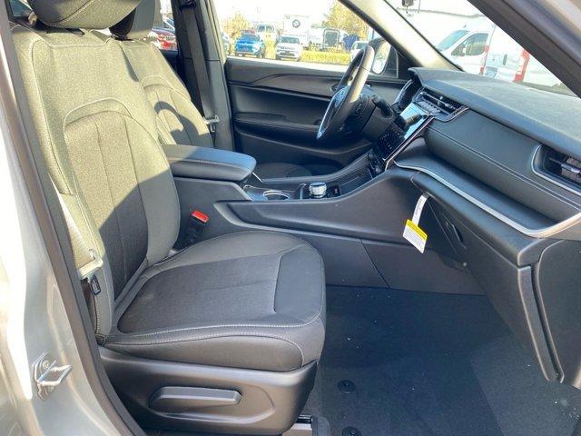 new 2025 Jeep Grand Cherokee car, priced at $41,238