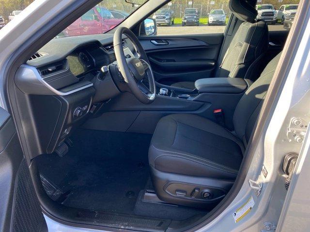 new 2025 Jeep Grand Cherokee car, priced at $41,238