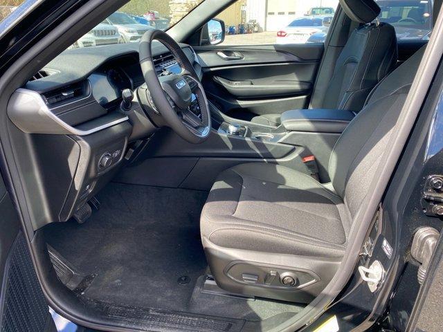 new 2025 Jeep Grand Cherokee car, priced at $41,238