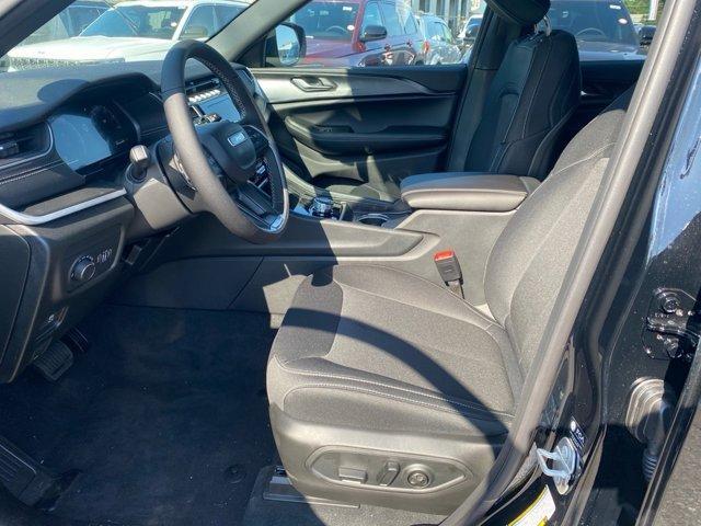 new 2025 Jeep Grand Cherokee car, priced at $41,772