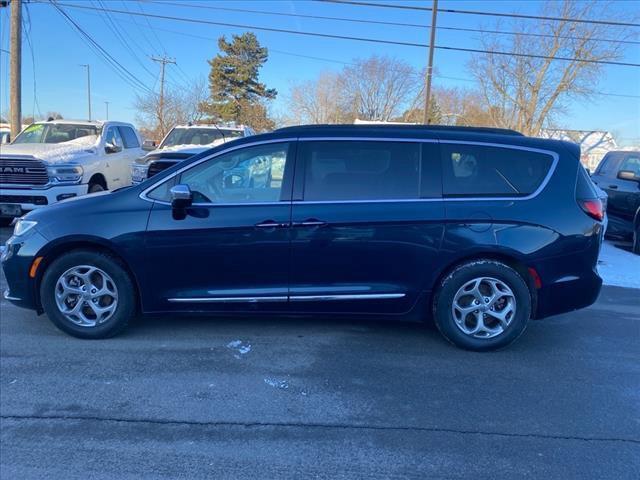 used 2023 Chrysler Pacifica car