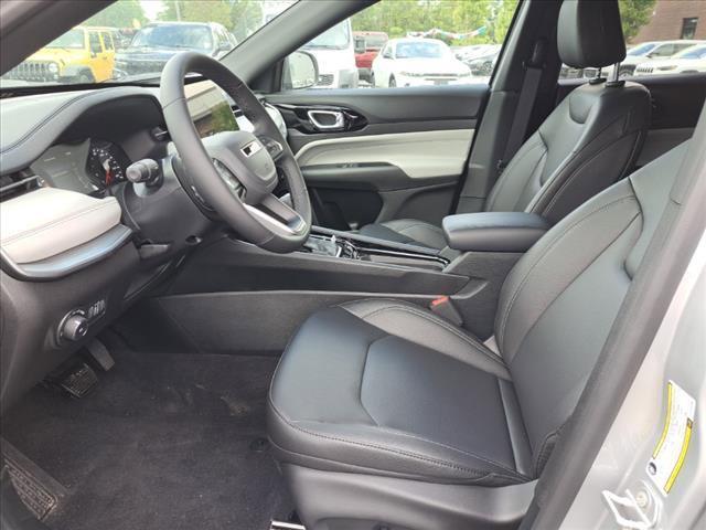 new 2025 Jeep Compass car, priced at $33,435