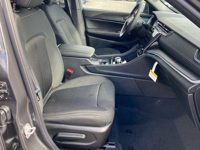 new 2025 Jeep Grand Cherokee car, priced at $40,920