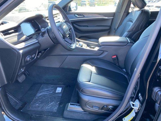 new 2025 Jeep Grand Cherokee car, priced at $45,245