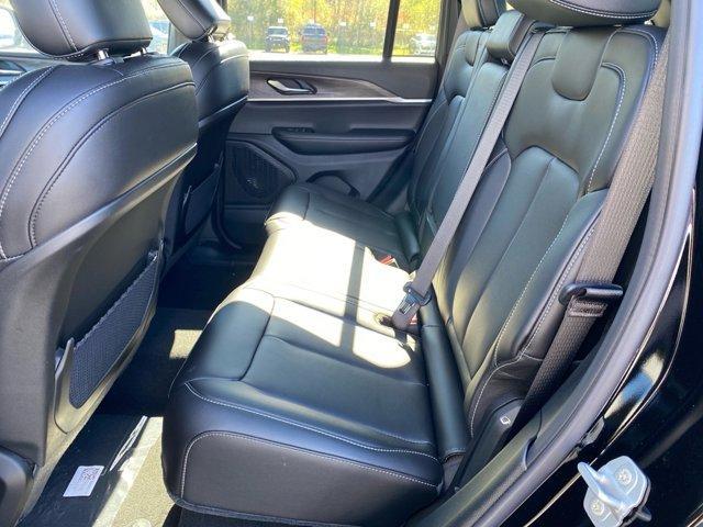 new 2025 Jeep Grand Cherokee car, priced at $45,245