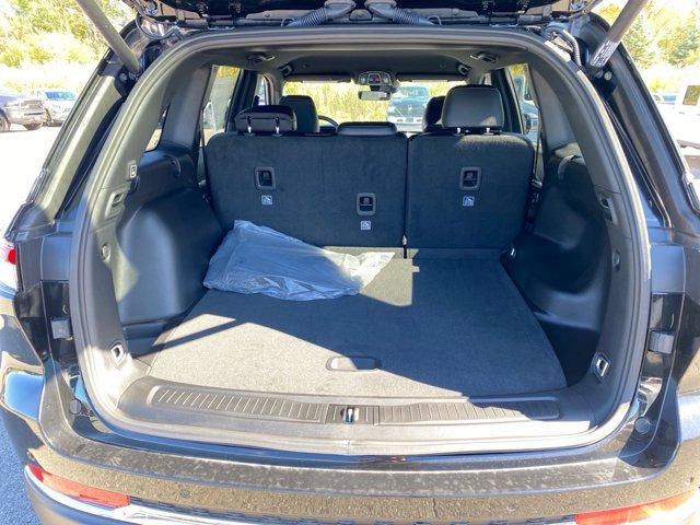 new 2025 Jeep Grand Cherokee car, priced at $45,245