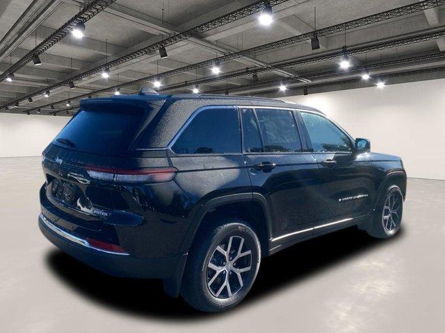 new 2025 Jeep Grand Cherokee car, priced at $47,636