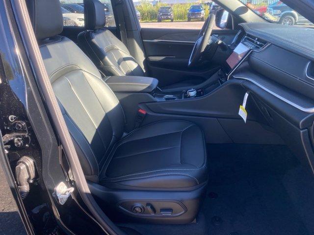 new 2025 Jeep Grand Cherokee car, priced at $47,636