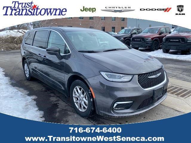 used 2023 Chrysler Pacifica car, priced at $27,896