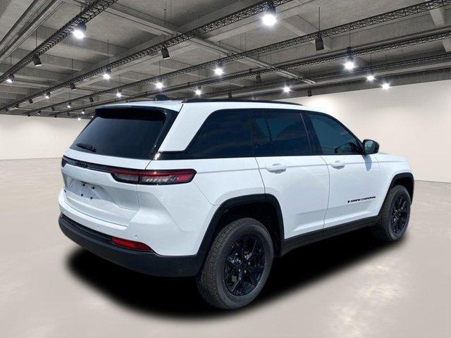 new 2025 Jeep Grand Cherokee car, priced at $43,115