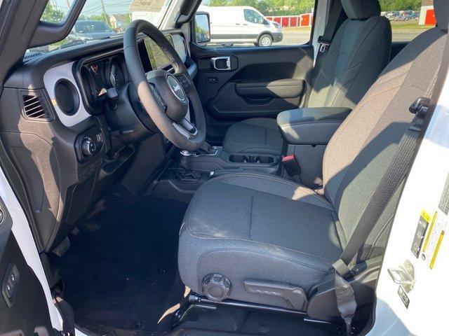 new 2025 Jeep Gladiator car, priced at $44,233