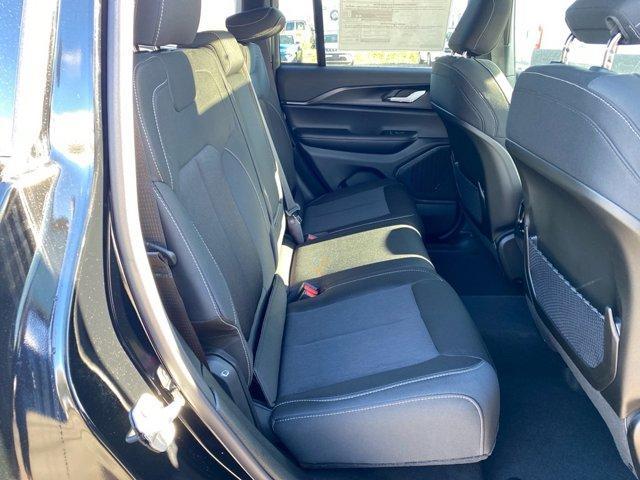 new 2025 Jeep Grand Cherokee car, priced at $41,772