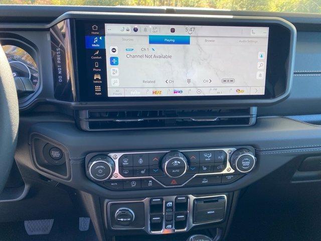 new 2025 Jeep Gladiator car, priced at $49,470