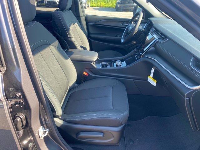 new 2025 Jeep Grand Cherokee car, priced at $41,772