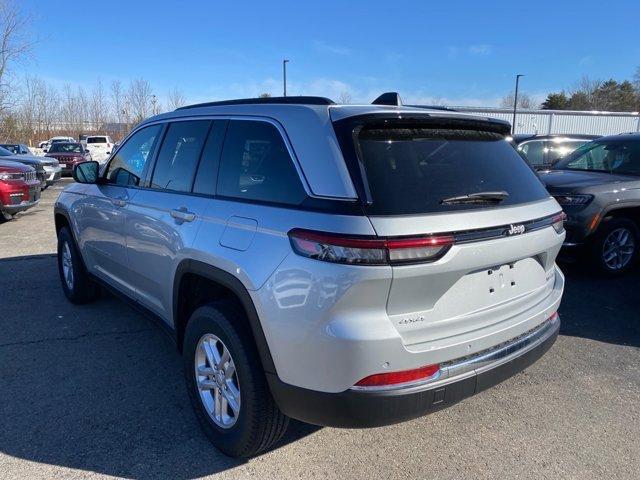 new 2025 Jeep Grand Cherokee car, priced at $40,720
