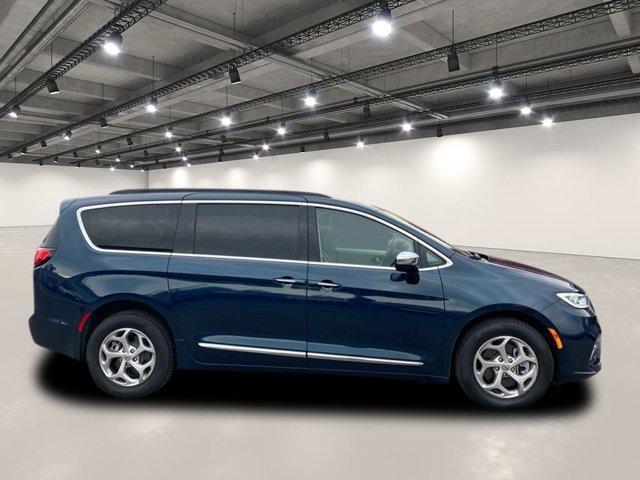 used 2023 Chrysler Pacifica car, priced at $41,117