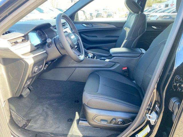 new 2025 Jeep Grand Cherokee car, priced at $39,977