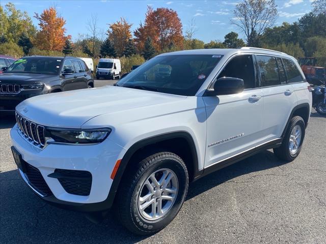 new 2025 Jeep Grand Cherokee car, priced at $39,330