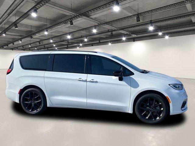 used 2024 Chrysler Pacifica car, priced at $43,912
