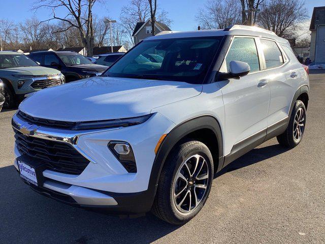 new 2025 Chevrolet TrailBlazer car, priced at $28,822