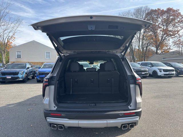 new 2026 Chevrolet Traverse car, priced at $53,679