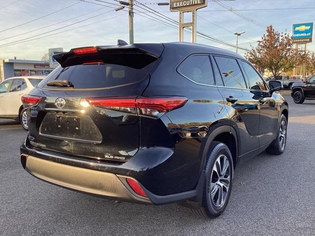 used 2020 Toyota Highlander car, priced at $32,258