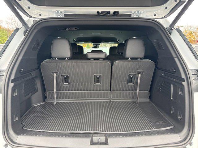 new 2026 Chevrolet Traverse car, priced at $46,424