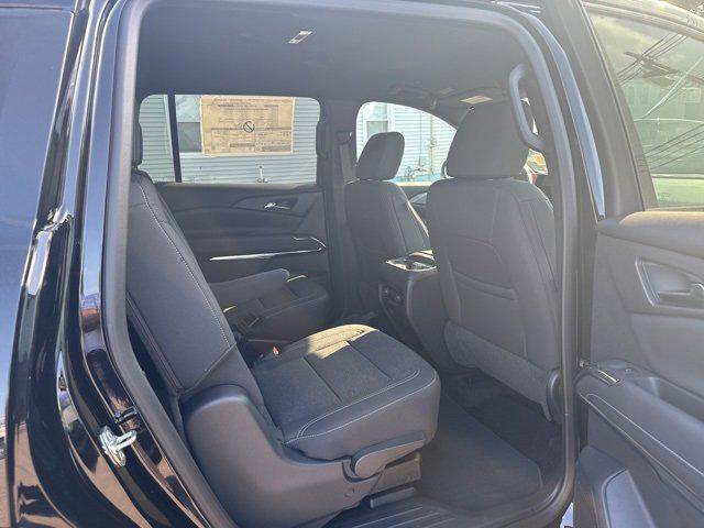 new 2025 Chevrolet Traverse car, priced at $42,437