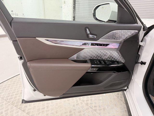 new 2025 BMW 760 car, priced at $134,985