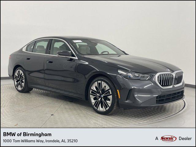 new 2025 BMW 540 car, priced at $75,955