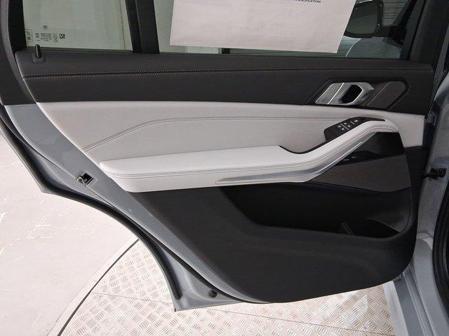 new 2026 BMW X7 car, priced at $99,275