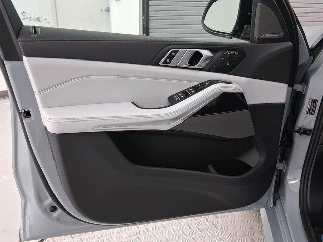 new 2026 BMW X7 car, priced at $99,275