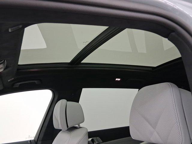 new 2026 BMW X7 car, priced at $99,275