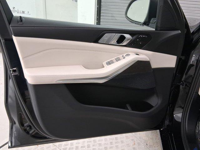 new 2026 BMW X7 car, priced at $91,615