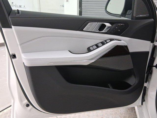 new 2026 BMW X7 car, priced at $96,285