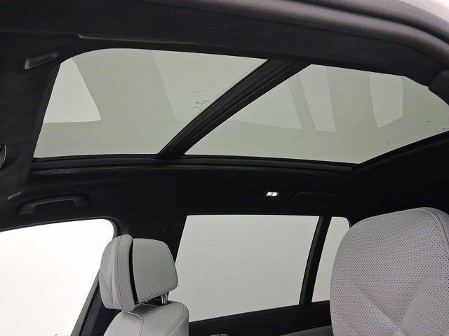 new 2026 BMW X7 car, priced at $96,285