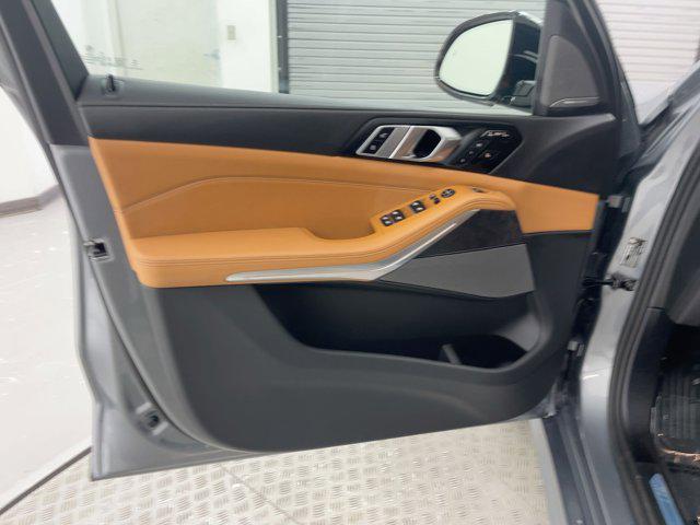 new 2026 BMW X7 car, priced at $98,085